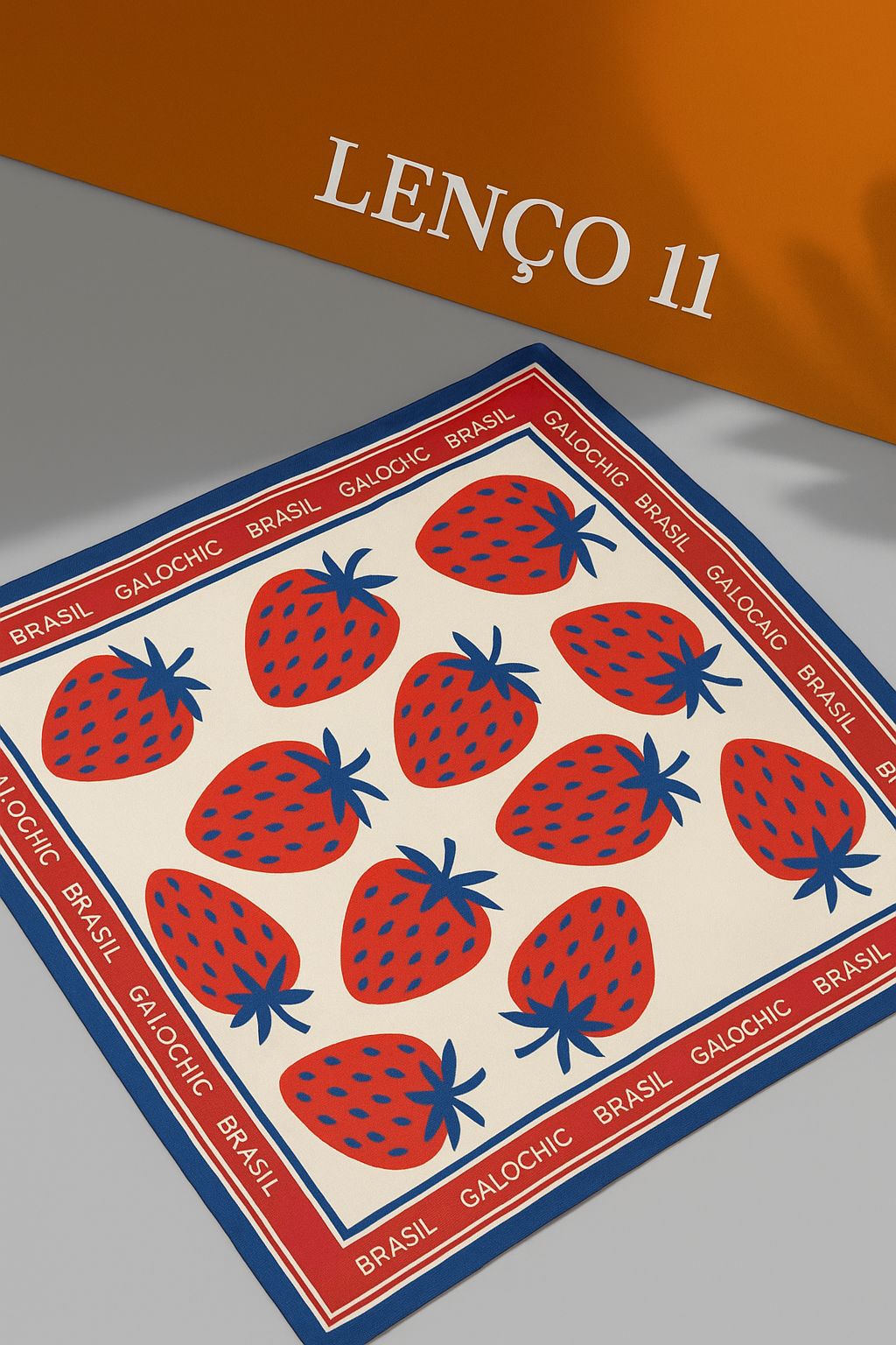 Lenço Capri Berry - Seda Gloss Estampa Morango e Azul
