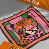 Lenço Pop Art Panther - Musseline Toque de Seda Onça Rosa
